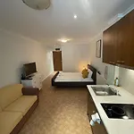 Santa Marina Village Iskra *