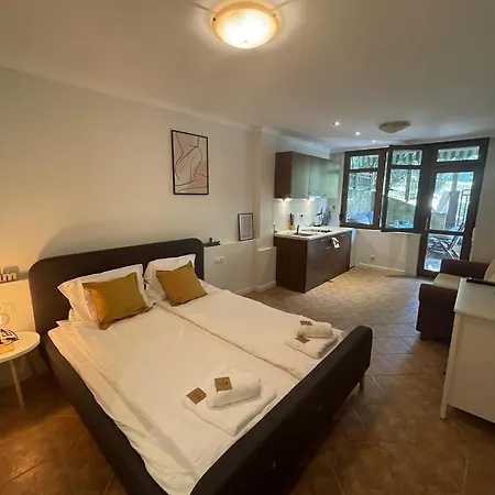 Santa Marina Village Iskra 소조폴